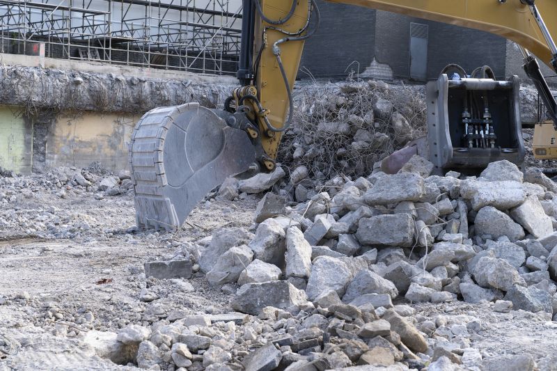 Heavy Lifting Equipment